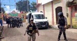 Sessão para cassar vereadores termina em cenas de guerra no município de Cândido Mendes