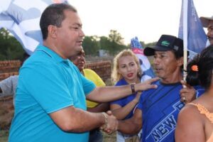 Vereadores de oposição em Cândido Mendes que tentavam tomar prefeitura na marra