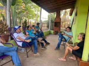 Prefeito Fernando Pessoa sempre fazendo a diferença, super acolhido pela população de Tuntum, é bem recebido nas casas sem precisar sair nas carreiras