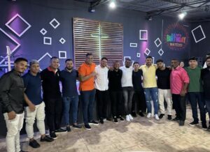 Matheus Sousa da talas bets Comemora o seu aniversário ao lado de amigos.