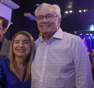 Iracema deixa Arnaldo Melo na mão
