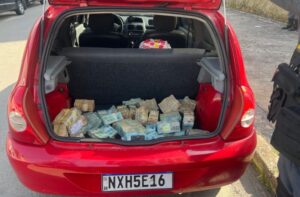 Dinheiro encontrado em carro particular no Renascença ultrapassa a R$ 1 milhão