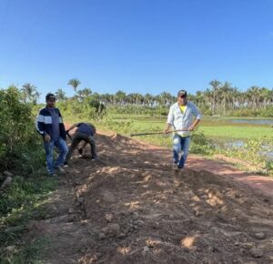 Em Peri Mirim, Gilmar Pereira ao lado das comunidades realiza ação de recuperação em estradas vicinais abandonadas pela gestão municipal.