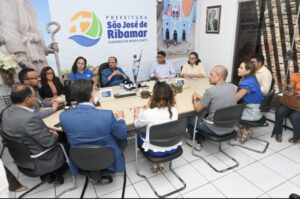 Prefeito Dr. Julinho debate inclusão de CEP para as ruas de São José de Ribamar