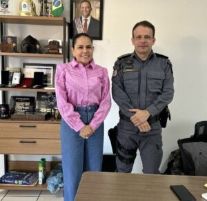 A presidente da câmara Elany Jorge discute melhoria da Segurança Pública em Grajaú.