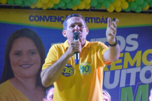 ABSURDO: Prefeito de Pirapemas assina contratos de mais de R$ 2 milhões para contratação de serviços gráficos com a RB do Nascimento LTDA