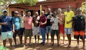 Pré candidato a prefeito Gilmar Pereira apoia festa dos pais em povoados do município de Peri Mirim