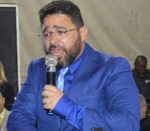 PERITORÓ: prefeito reclama que falta dinheiro, mas faz licitação de 19 milhões
