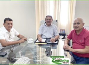 Prefeito Zequinha Ribeiro em busca de benefícios para o município de Apicum-Açu