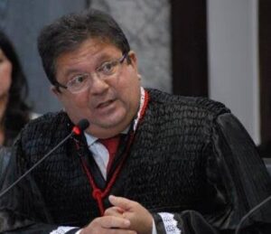 Desembargador suspende sentença de juiz e mantém nomeação de Daniel Itapary Brandão