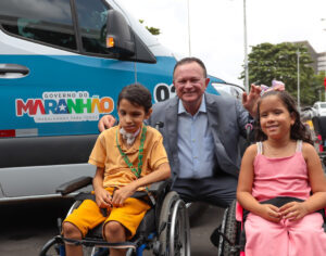 Governo entrega nova frota do Programa Travessia e amplia acessibilidade às pessoas com deficiência