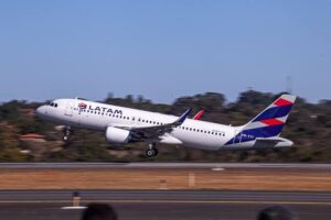 Colisão de pássaro com avião da Latam gera caos em aeroporto de São Luís