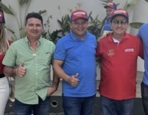 Igreja católica é obrigada cancelar etapa de leilão após filho do deputado Hemetério Weba sacar arma para opositor e promover baderna em evento público