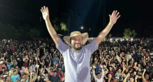 Multidão prestigia o aniversário do Pré candidato a Prefeito Alex Brasil em Milagres.
