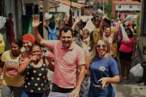Domingos Paz distribui toneladas de peixes em São Luís