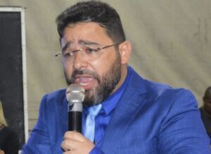 Prefeito de Peritoró faz demissão em massa e fica sem apoio político
