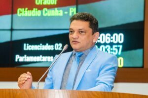Cláudio Cunha destaca instalação de torre de telefonia no Cujupe e obra de acesso à Praia de Araoca
