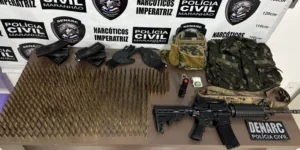 Polícia Civil apreende fuzil e 500 munições em van durante operação em Itinga do Maranhão