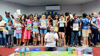 Prefeito Fernando Pessoa participa da abertura do Projeto Adote um Leitor