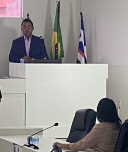Prefeito Raimundinho participa de sessão na Câmara, fala sobre a gestão e cala vereadores da oposição que ficam sem argumentos