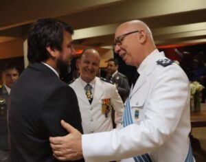 Pedro Lucas é condecorado com Medalha da Ordem do Mérito Aeronáutico
