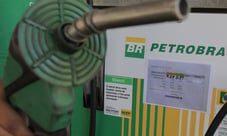 Petrobras aumenta preço da gasolina em R$ 0,41 e do diesel em R$ 0,78