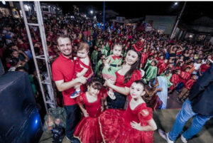 Fernando Pessoa e a primeira dama Érika fazem a alegria das crianças de Tuntum com a Chegada do Papai Noel