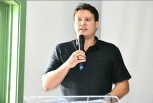 Felipe Camarão pede revogação de resolução que limita quantidade de alunos com necessidades especiais por sala de aula