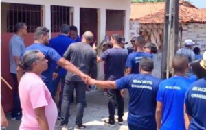 Braide surfa no clima do “já ganhou” e faz cordão de isolamento para não ser incomodado pelo povo