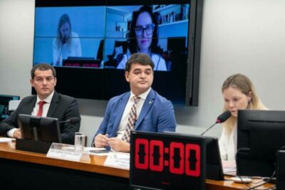 Federação que reúne o PT, PC do B e PV começa discussão da minirreforma eleitoral com derrota