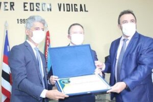 Câmara concede título de cidadão caxiense ao vice-governador Carlos Brandão