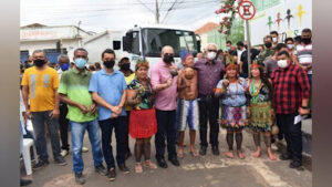 Hildo Rocha entrega caminhão compactador de lixo para prefeitura de Grajaú