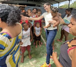Influenciadora faz ação solidária em prol das vítimas de enchentes em Bacabal