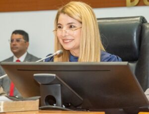 Iracema Vale é primeira mulher eleita presidente da Assembleia do MA