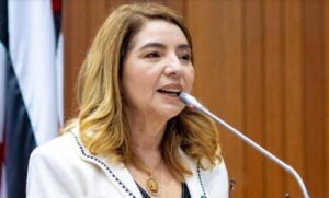 Iracema Vale será reeleita presidente da Assembleia Legislativa