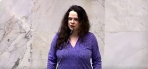 Janaína Paschoal: “Esse senhor tem que sair da Presidência da República! Deixa o Mourão assumir!”