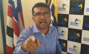 Lahesio Bonfim usa diploma de médico, defende kit Covid, culpa respiradores por mortes em UTI e transforma a estupidez em crime premeditado