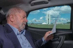 Lula venceria qualquer adversário no 2º turno de 2022, aponta pesquisa