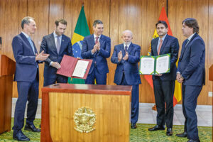 Juscelino Filho defende avanço do 5G para crescimento da indústria