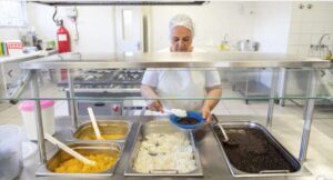 Câmara aprova distribuição de merenda a pais de alunos com aulas suspensas por coronavírus