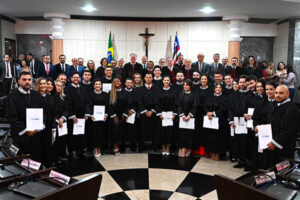 TJ dá posse a 14 novas juízas e 15 novos juízes no Maranhão