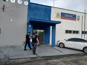 Presa dupla suspeita de assaltar casa de vereadora em São José de Ribamar
