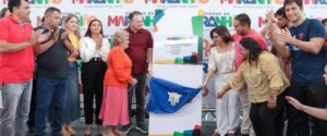 Carlos Brandão entrega obras da reforma do Centro Educa Mais na Vila Embratel, em São Luís