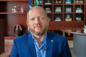 Othelino Neto destaca no podcast o caso da menina Ágatha