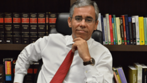 Paulo Velten derrota Nelma Sarney por 18 a 12 e é eleito presidente do TJ/MA