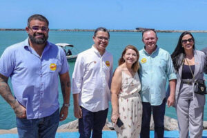 Daniella, Brandão e Iracema prestigiam filiação de Cid Gomes ao PSB