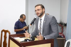 Promotoria investiga contrato de Felipe dos Pneus em Santa Inês