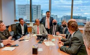 Dirigentes do PL concedem carta branca à Valdemar para filiação de Bolsonaro