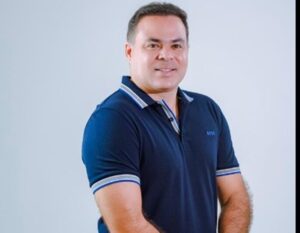 Servidores municipais são presos jogando lixo infectante em terreno de Nova Iorque