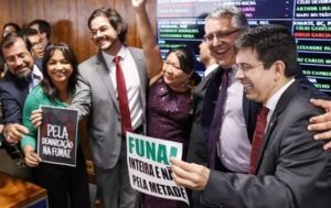 Eliziane Gama comemora volta da Funai ao Ministério da Justiça